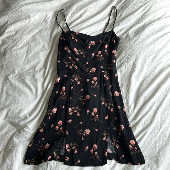 Reformation Dress - Picture 3 of 6